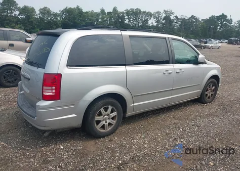 2010 Chrysler Town & Country Touring from USA, damaged, VIN 2A4RR5D13AR183358